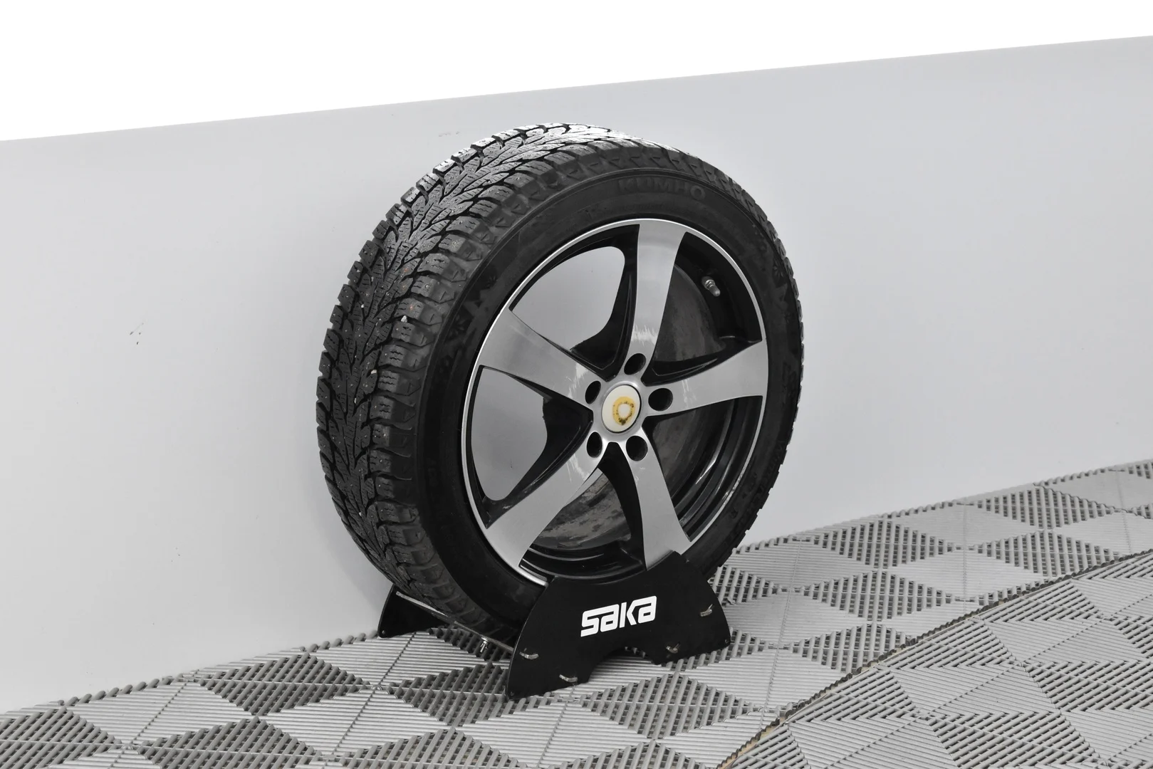 Car Image - 5CxmJdIcifhcun0UjSc66