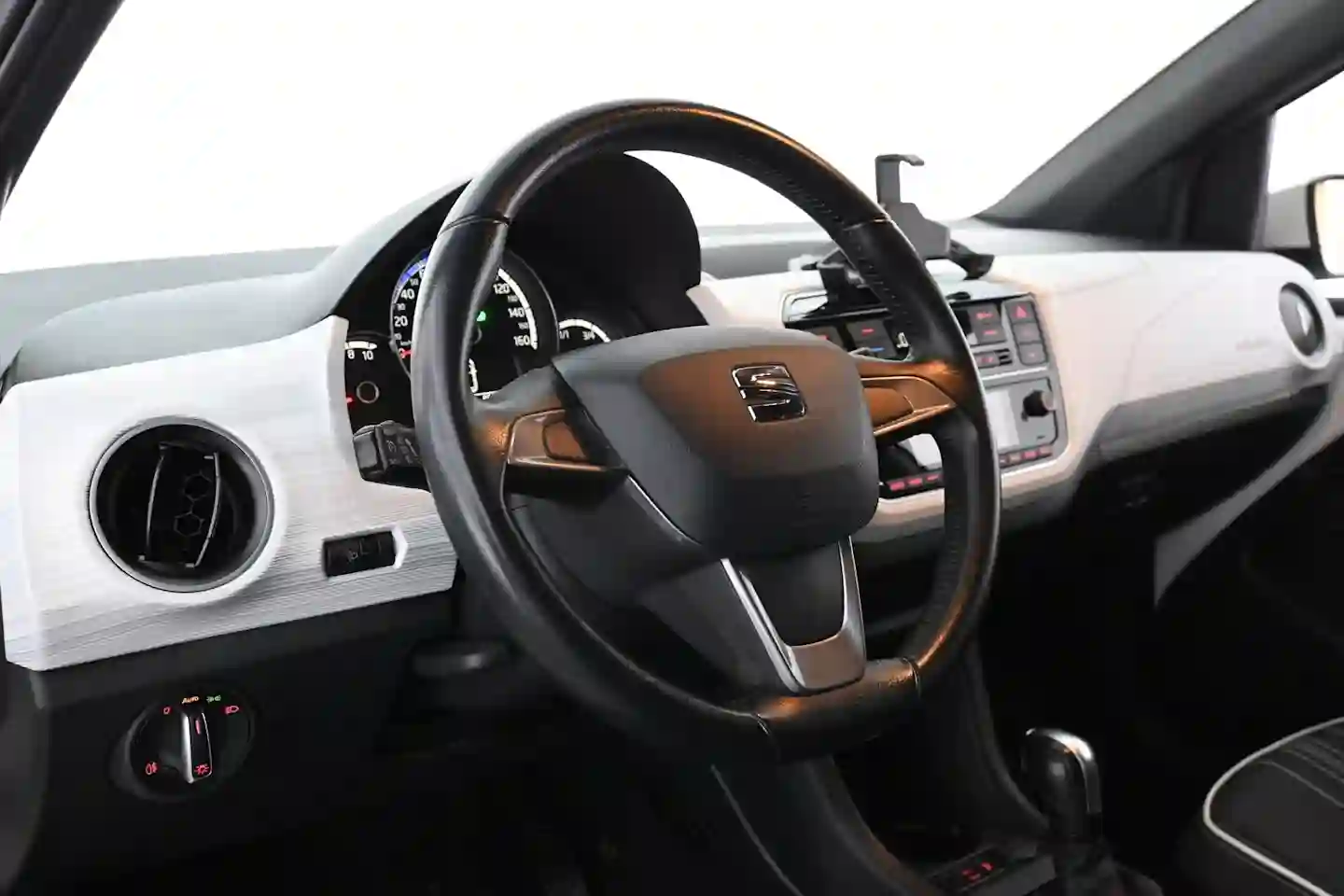 Car Image - 33gSiKYWe1SDzsVGjoF13u