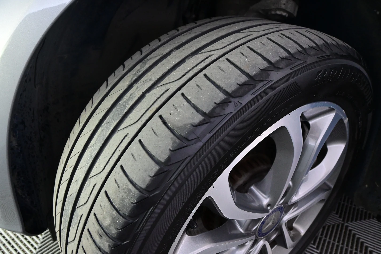 Car Image - 3Q1cmYW1wquo21rty4CEox