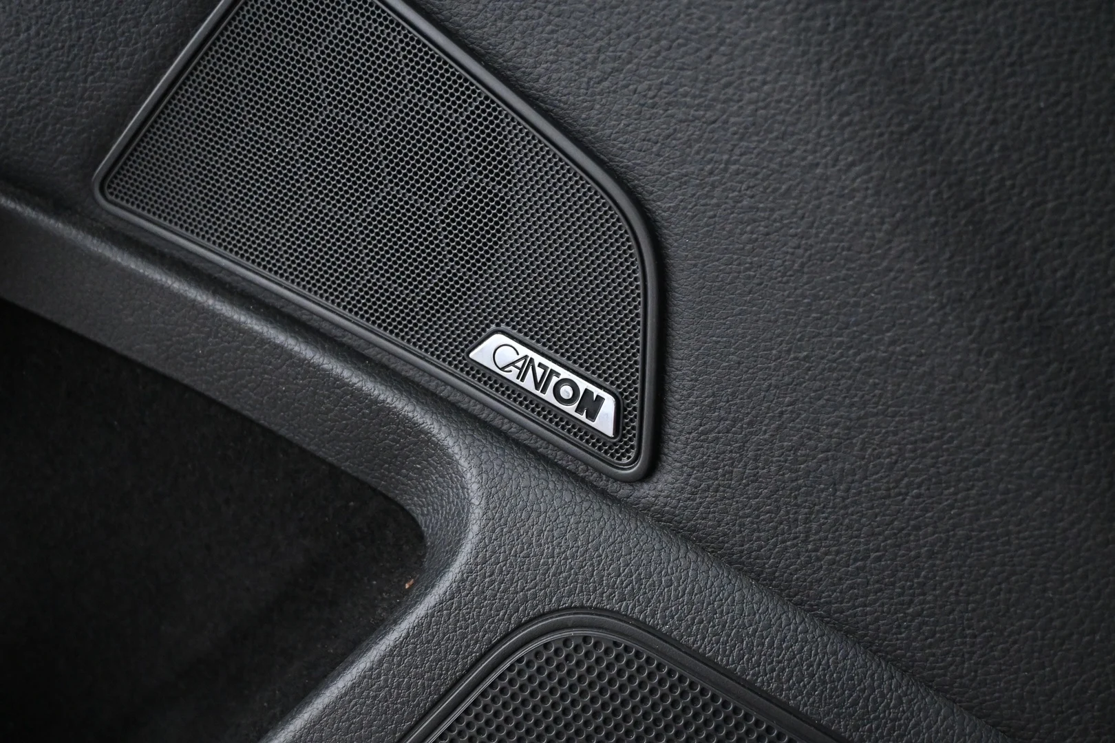 Car Image - gL70p8O1LgRdxLnnQ3AeD