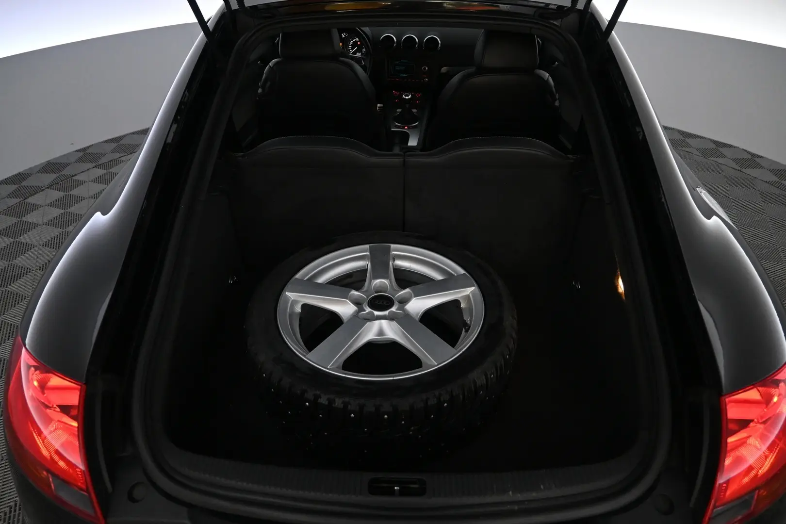 Car Image - 2ssLcPinjsdinJ2e2BcrNG