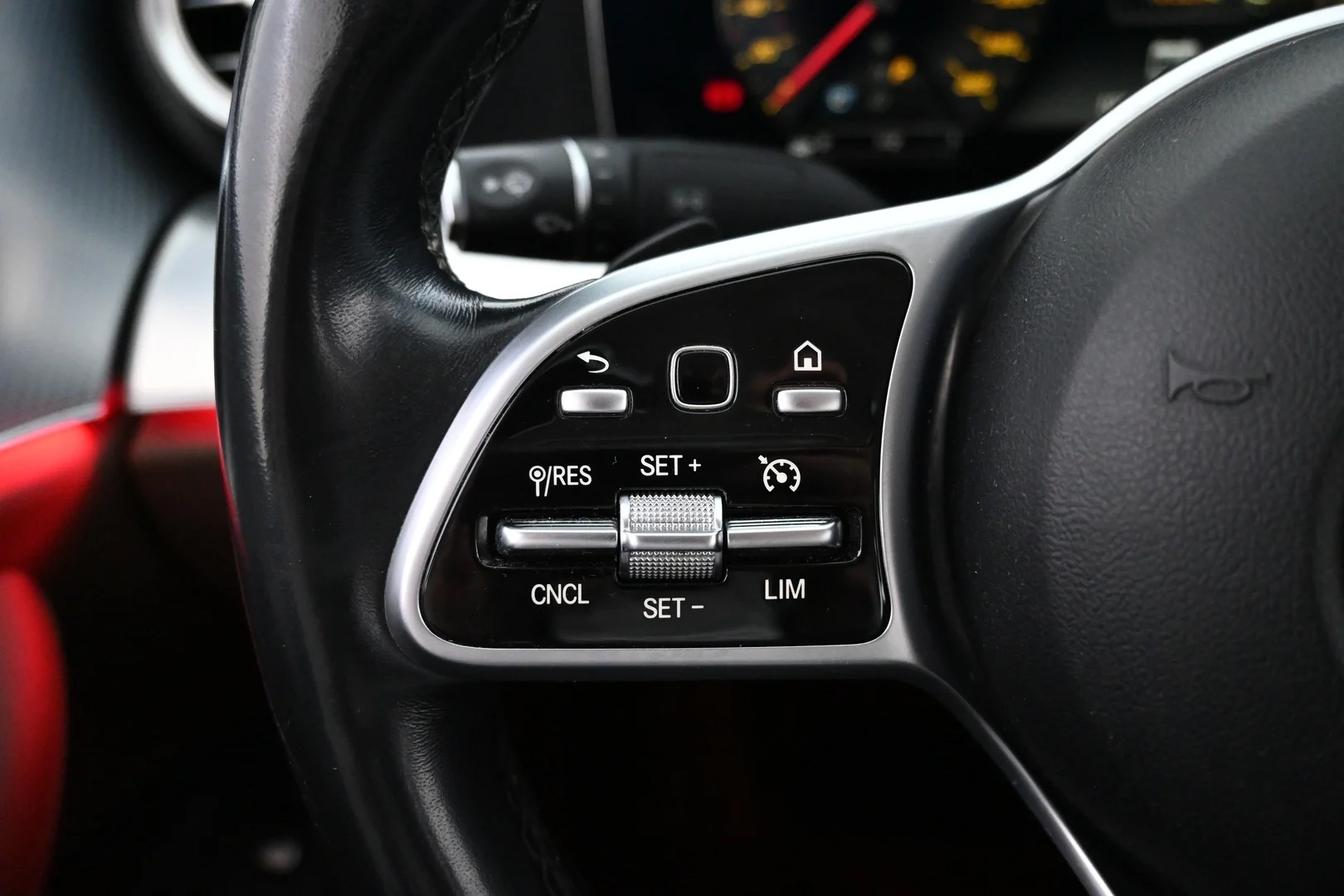 Car Image - T8gH8f9jcli69DSEADXZv