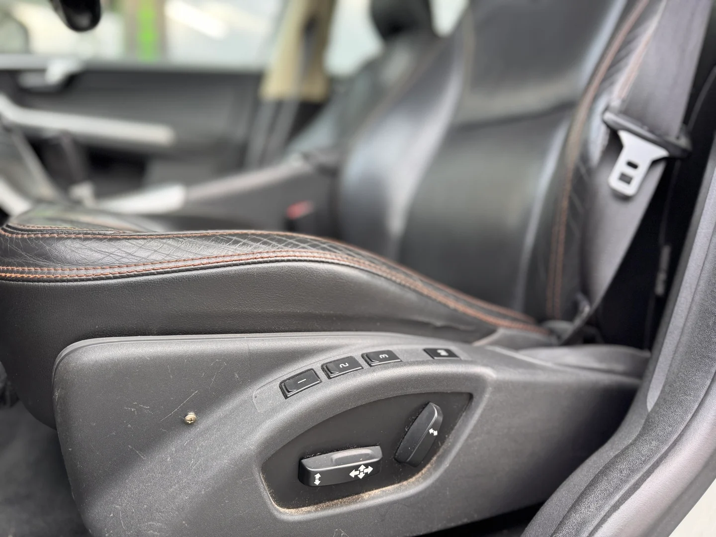 Car Image - 1sR9VsU9wuwmbHFu972J8z