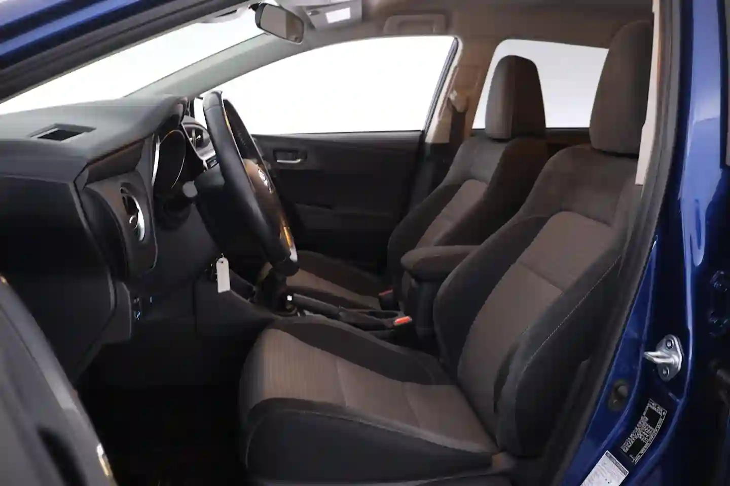 Car Image - 3dyTivQyV4aZX7KtR18IL5