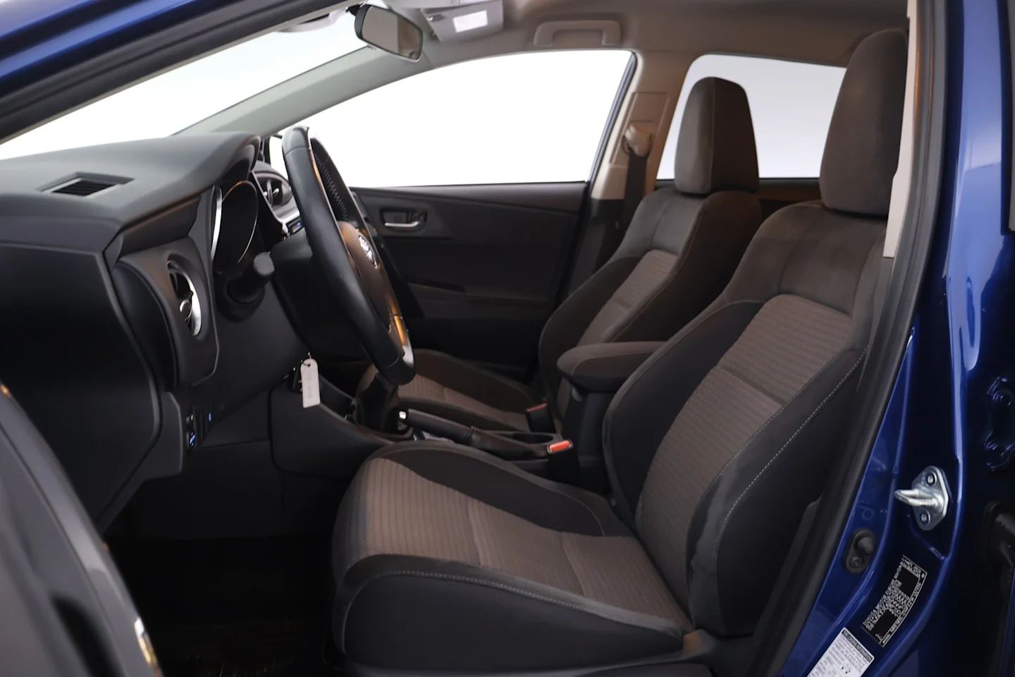 Car Image - 3dyTivQyV4aZX7KtR18IL5