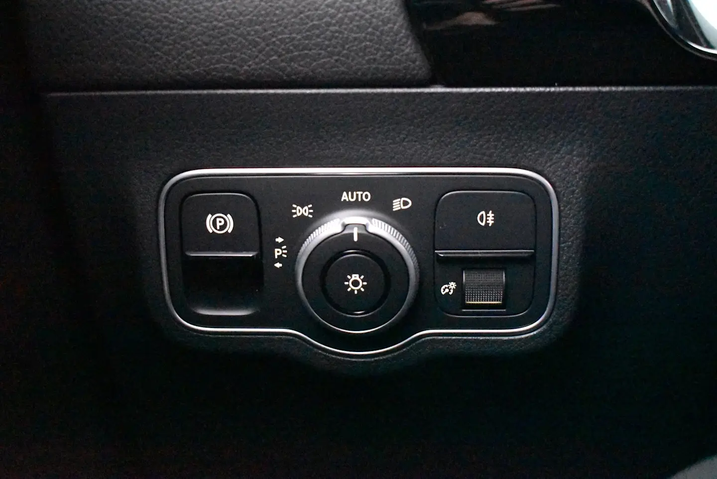 Car Image - 1b6RIeoTckCZYNjNxSakpY