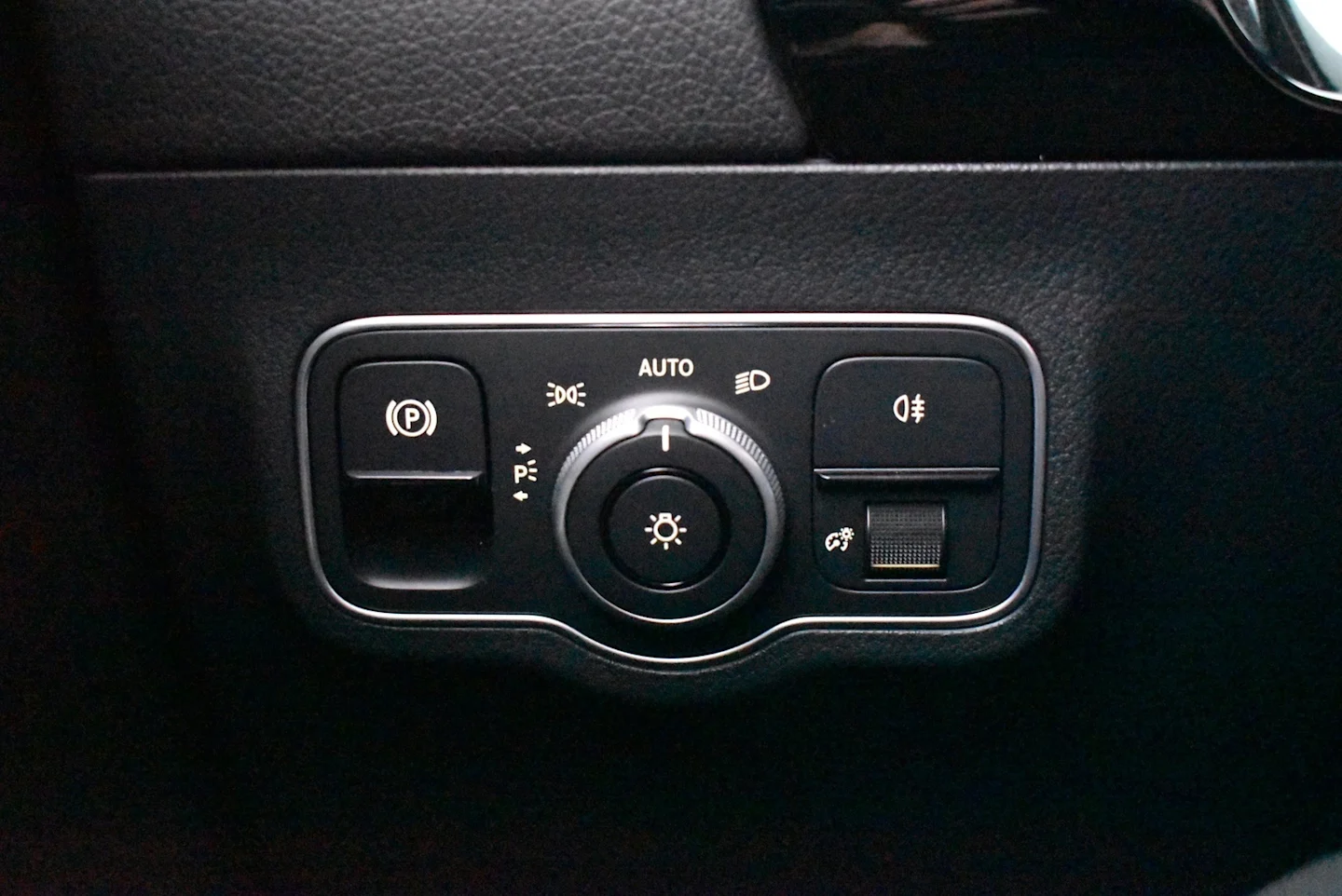Car Image - 1b6RIeoTckCZYNjNxSakpY