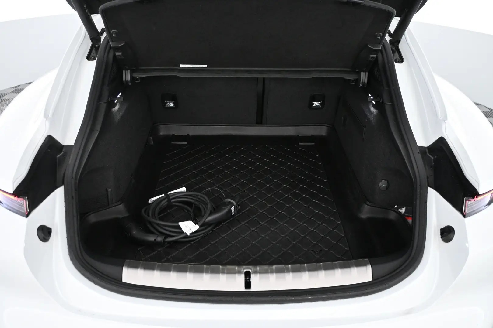 Car Image - 2HyFVCVcqScRHj39CS25d1