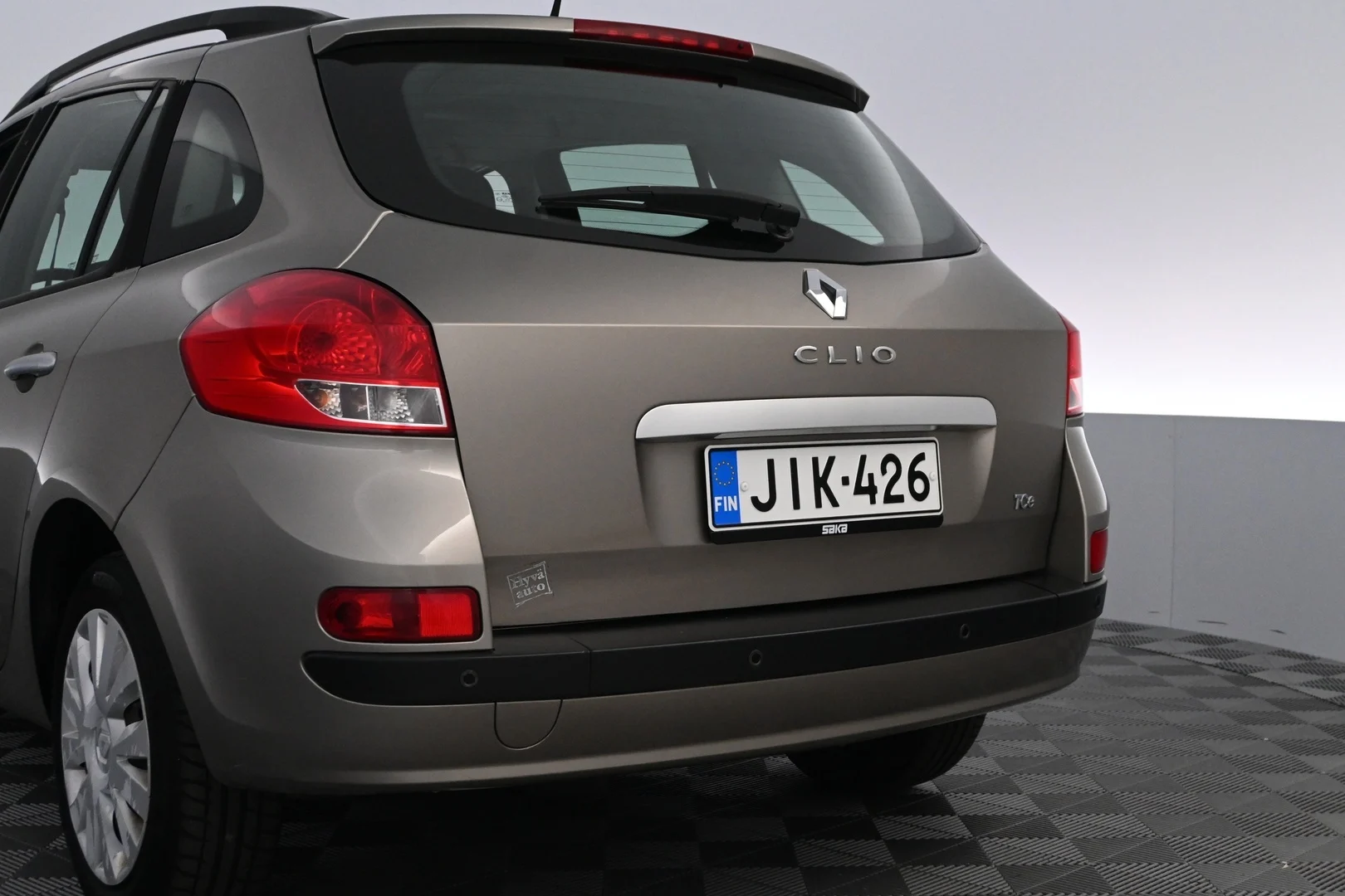 Car Image - 1mziNovOajxoAXFK8Sz7Xe