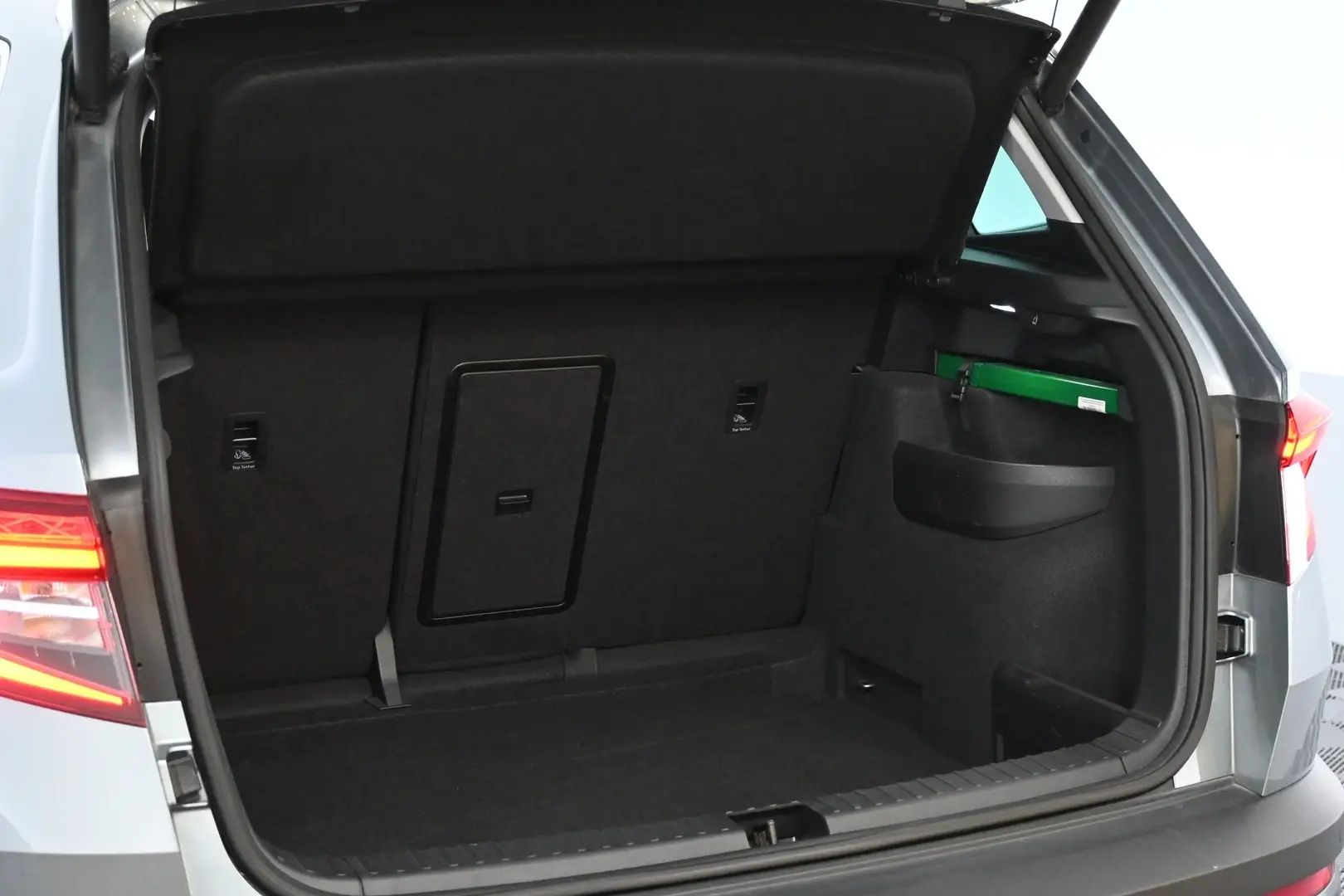 Car Image - 3gdt0Klgt3fzAcRSbKzNHr