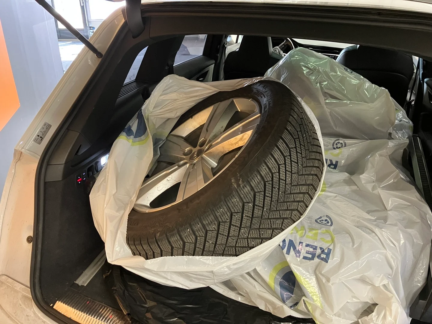 Car Image - 7Awp2MHJVqXyUB5CUx4Smc