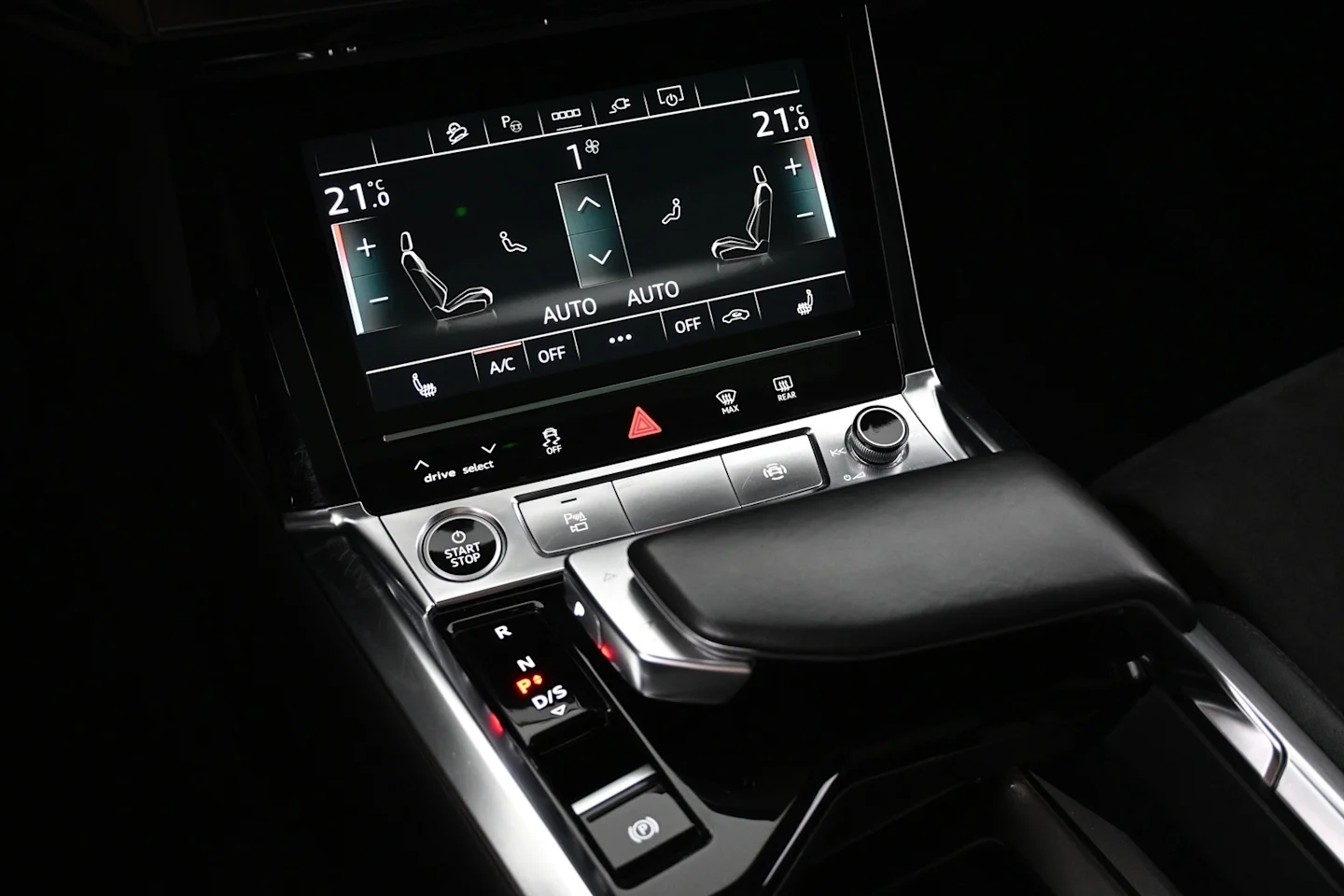 Car Image - 6wRYKQ3FzQ955qGfq9gszX