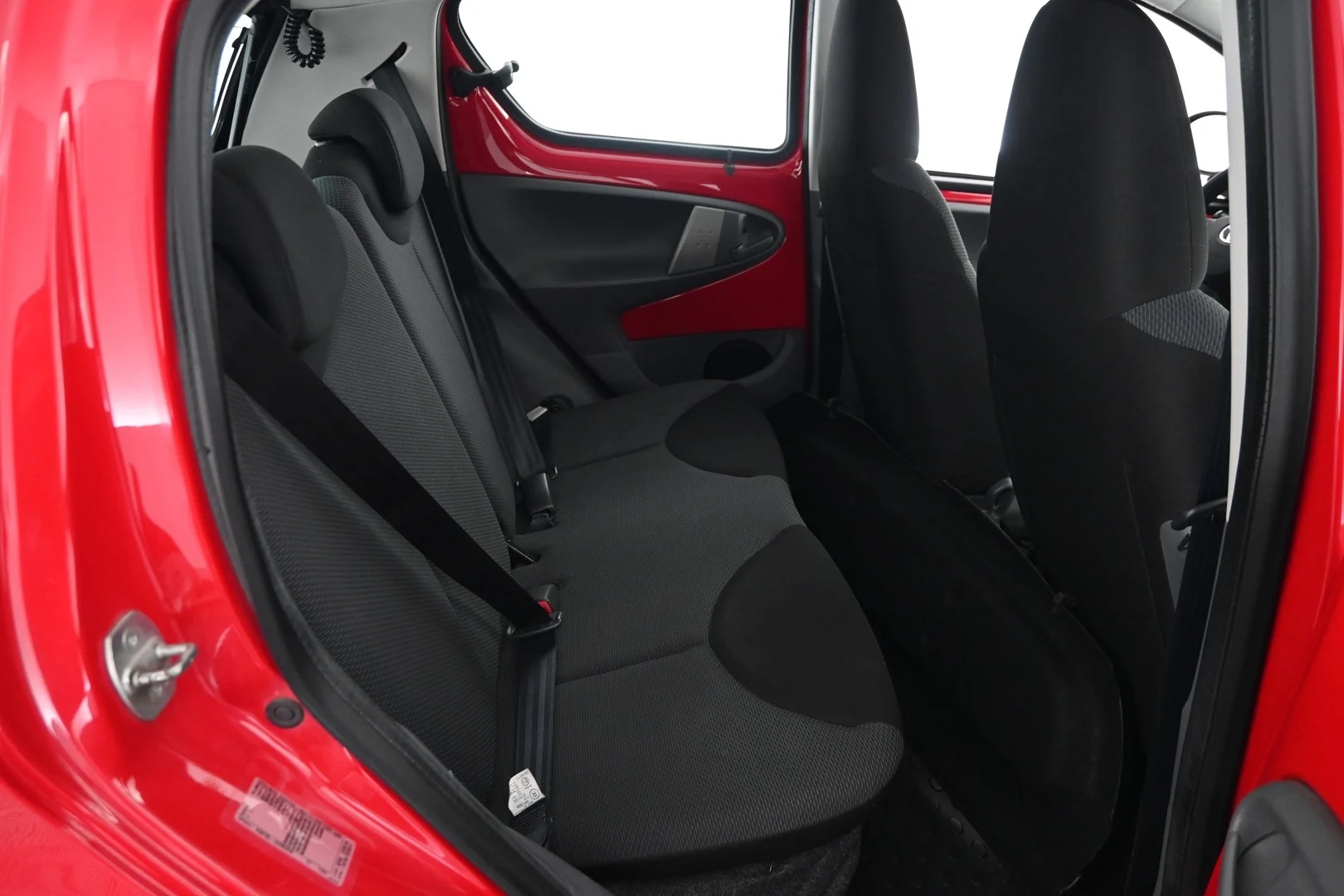 Car Image - 353TQYMRql9byLrccFGF0t