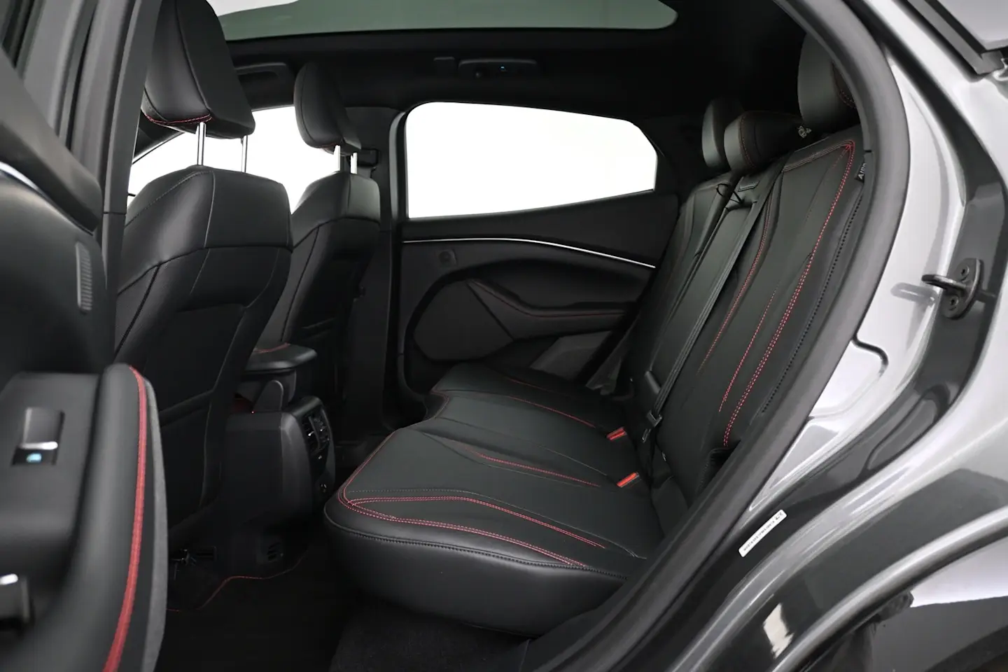 Car Image - eDfwDZQwS4RliEIbbpd5U