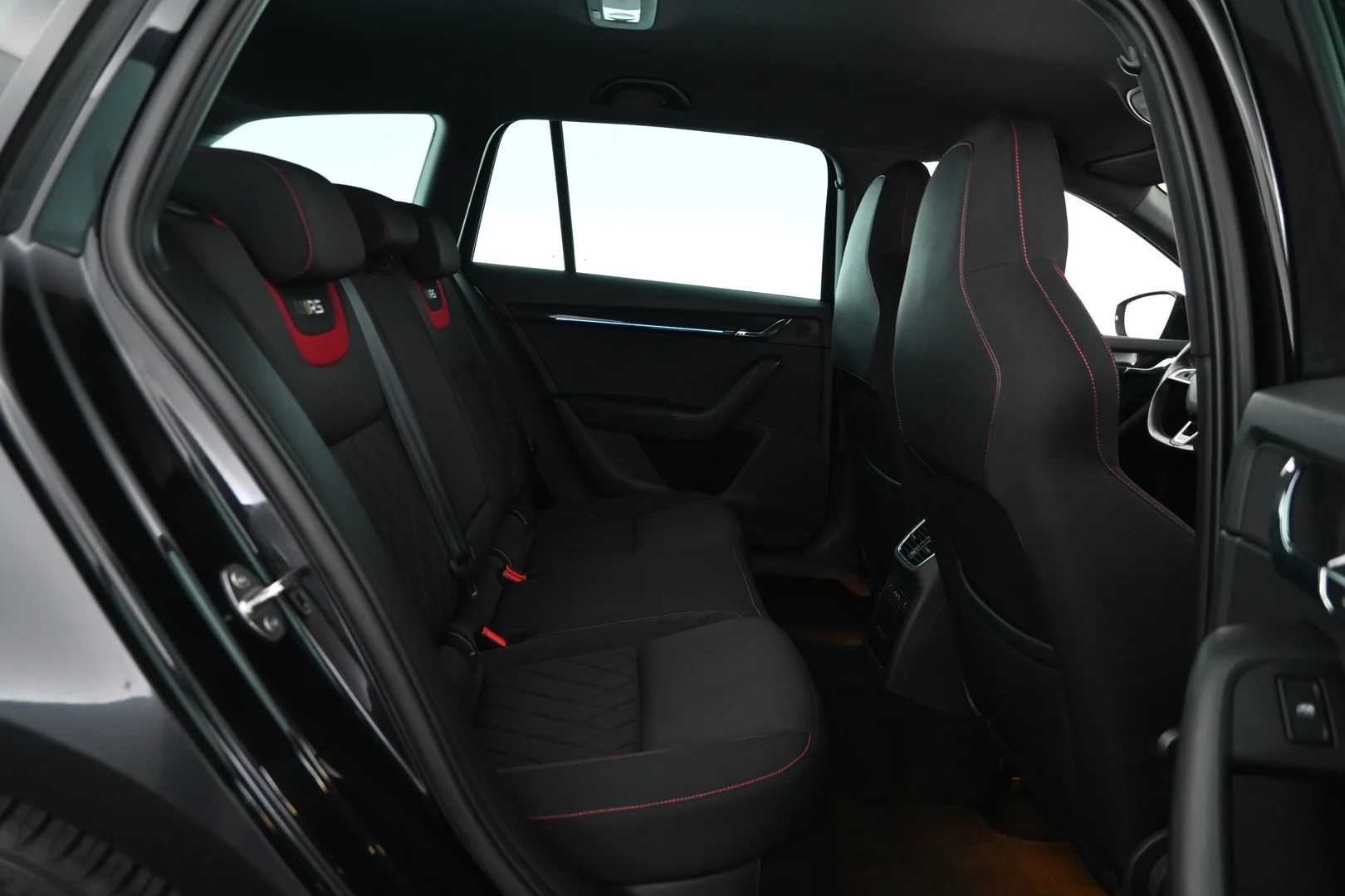Car Image - 4anwjRgHDWWwNTSS446tEI