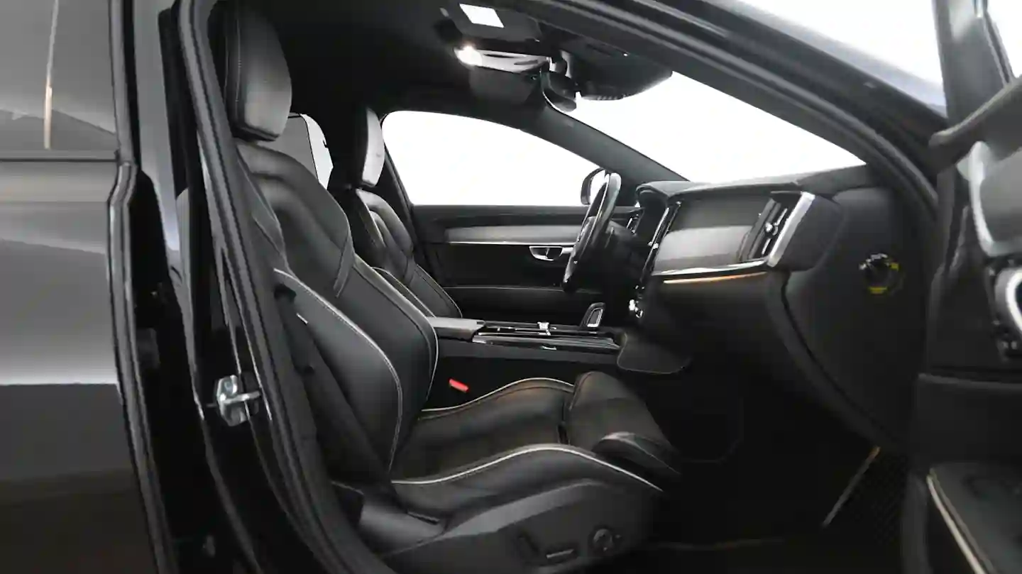 Car Image - 7uA1qSiMrZqz8cOSy1V6cZ