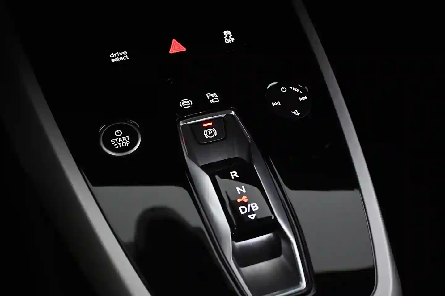 Car Image - 6MiWplxDs9qsCRSJSWO4o8