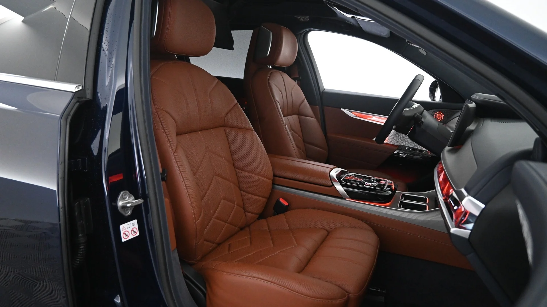 Car Image - 10nFTDhnnCghr4Sq4bAC6p