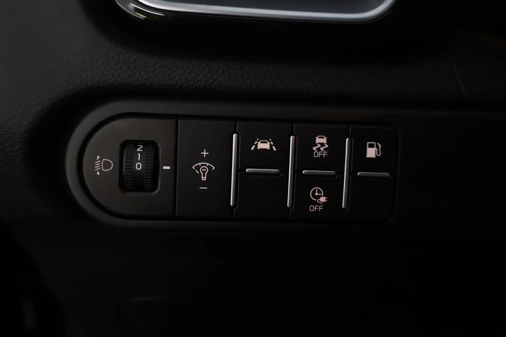 Car Image - 2cM8ajutrq0h461pQvHze6