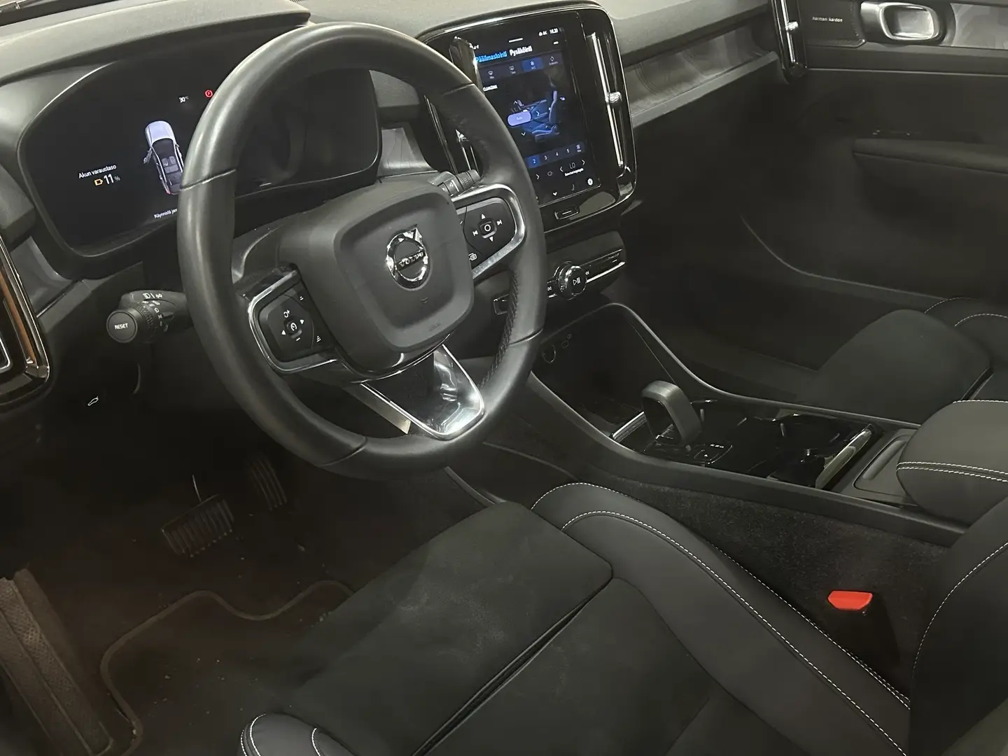 Car Image - 9S5hBg7zkbJeQ0Idus3pT