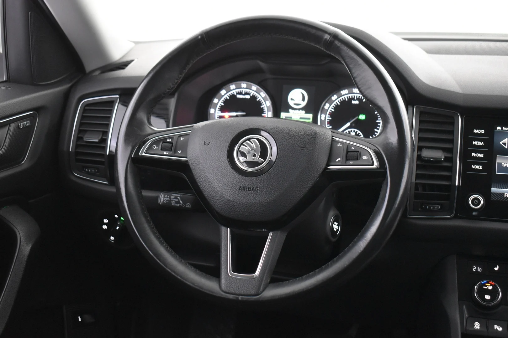 Car Image - 5hLoFwjJbZWoS6aWXnRJw1