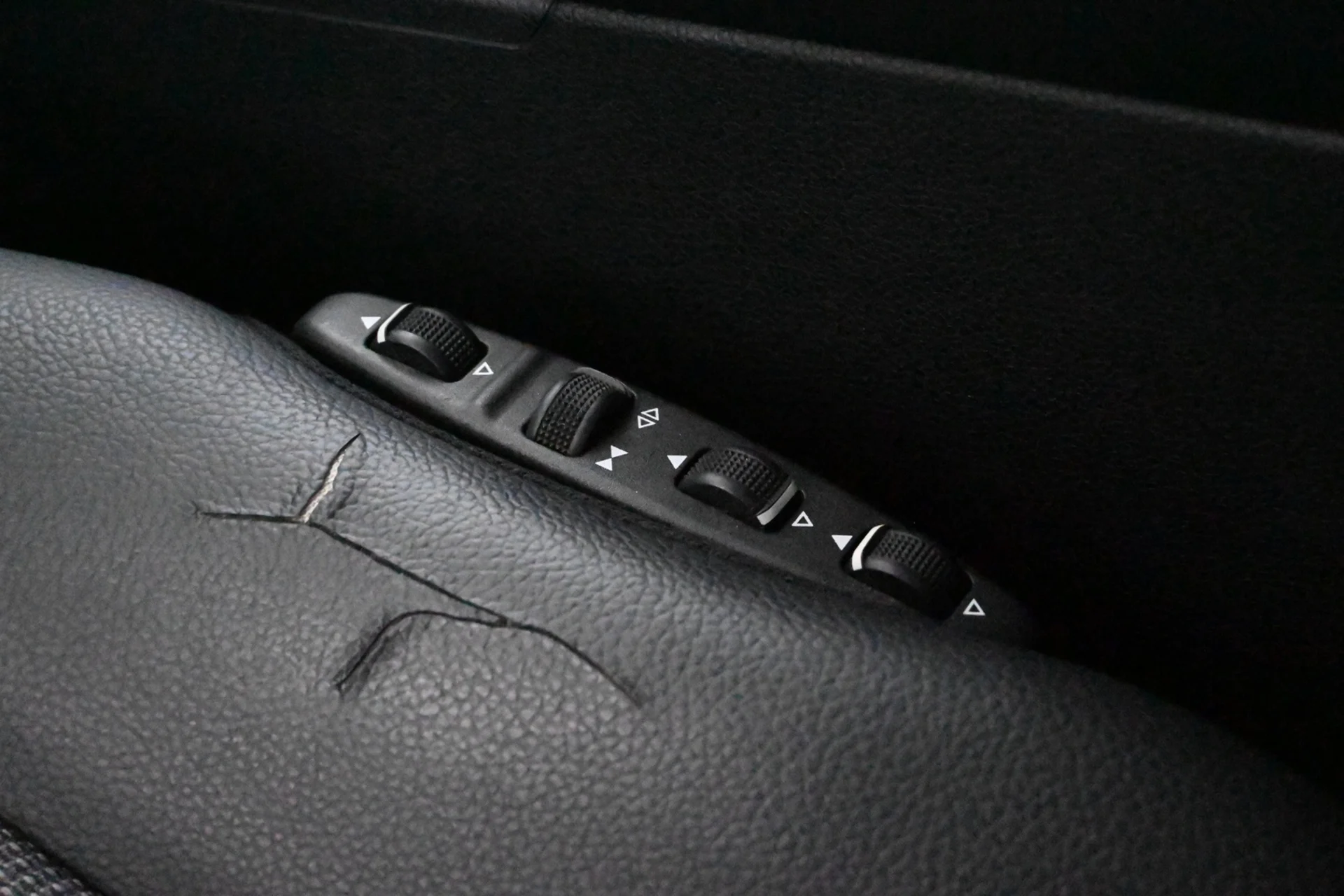 Car Image - 1ZM6sRaNxKABA1Ia3AZsdp