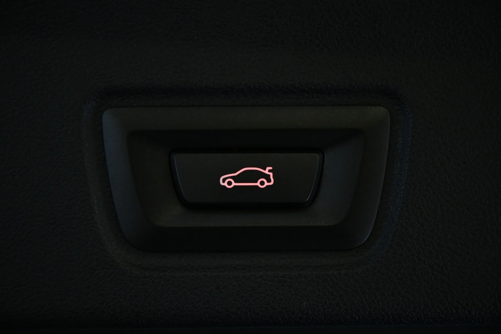 Car Image - pV6A5YWmrhgTo8vdtj2Vr