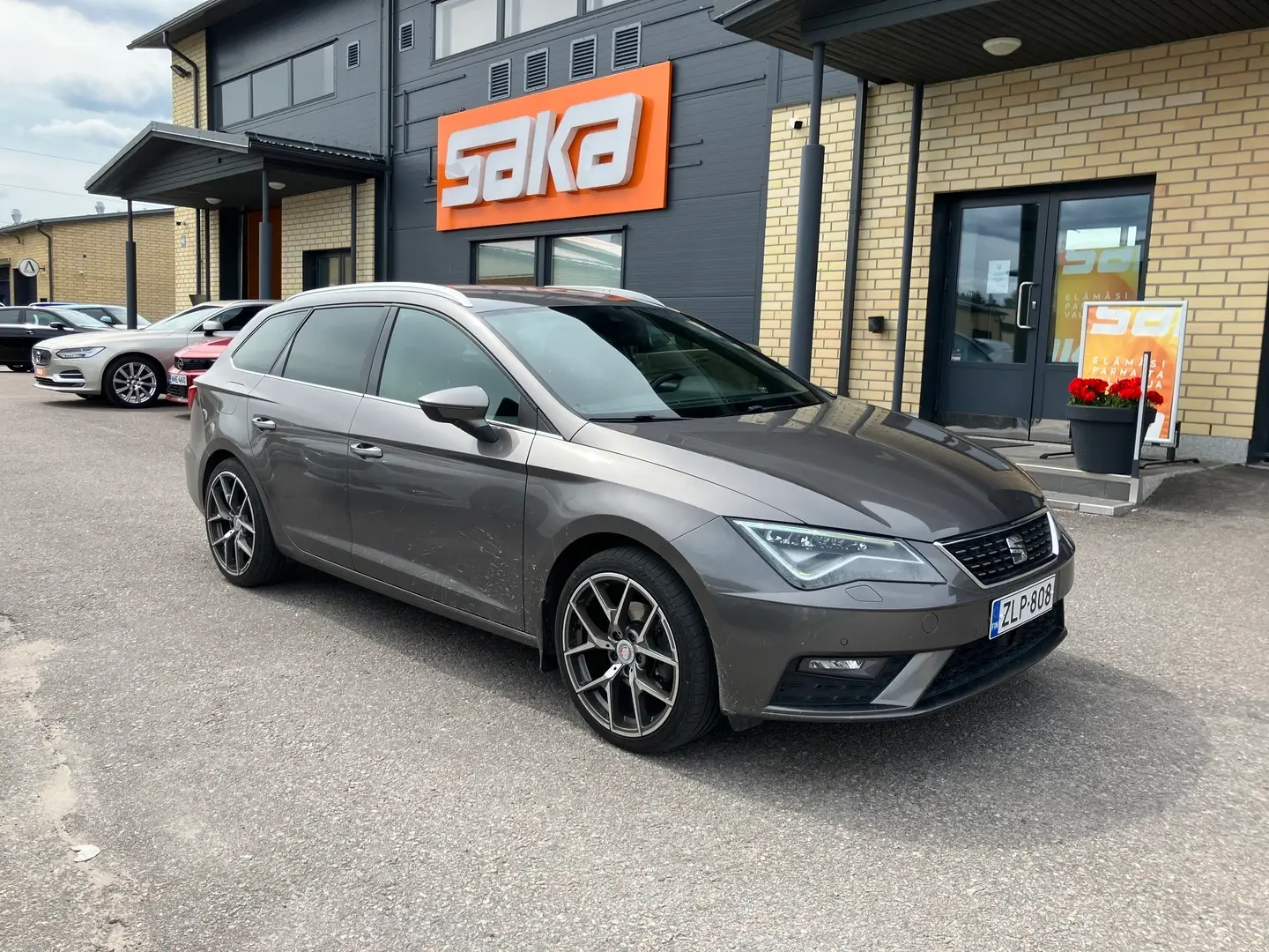 Car Image - 3EOrIYjYtgrU8rz4fgdCsk