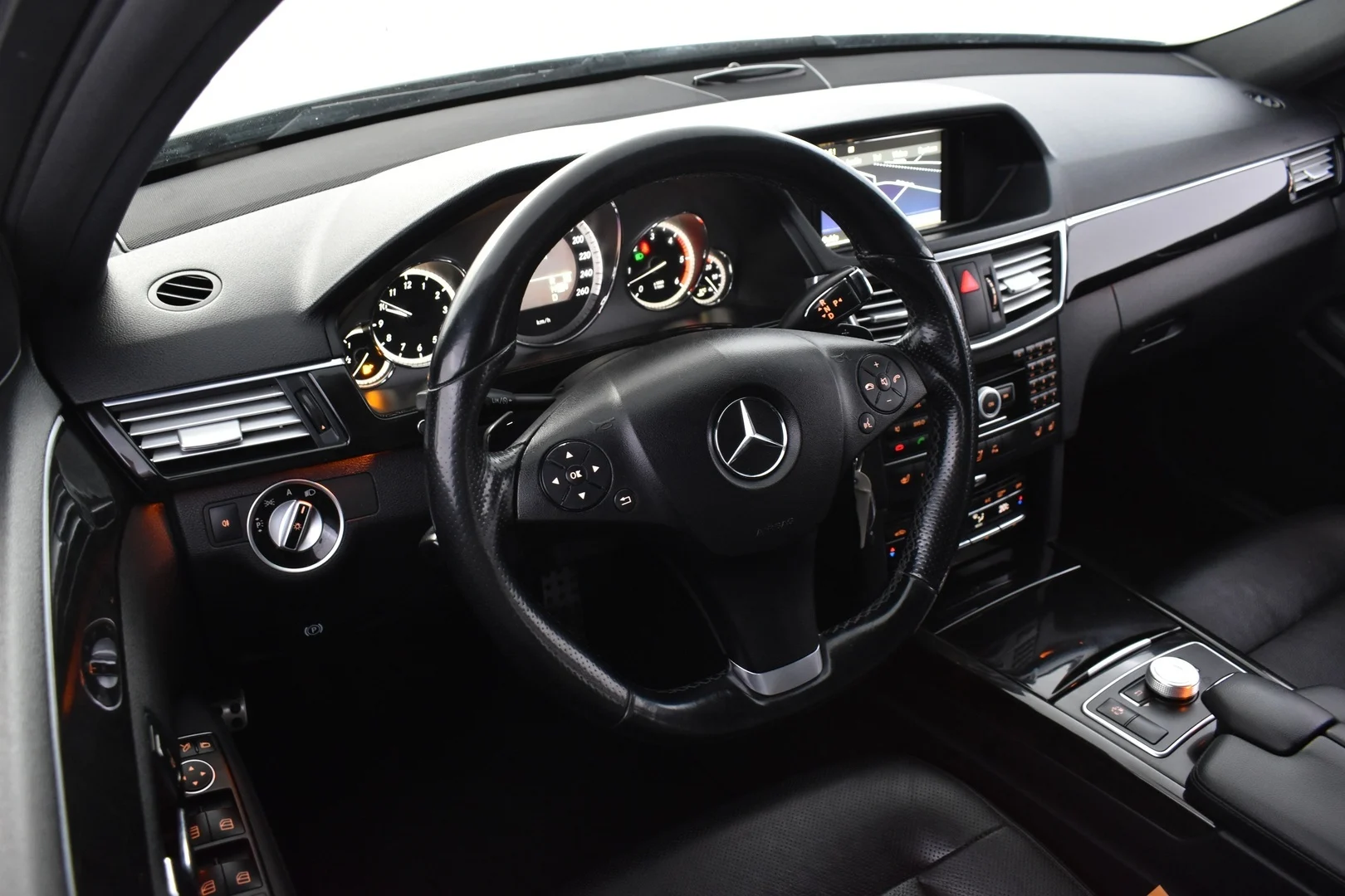 Car Image - 4VzPXRnqugskqcBNpm3SEJ