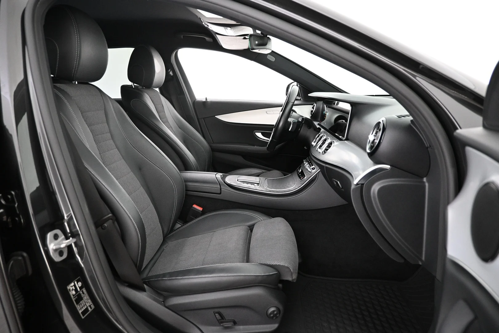 Car Image - 61ihf2mwIB5K1kNSJaEJxU