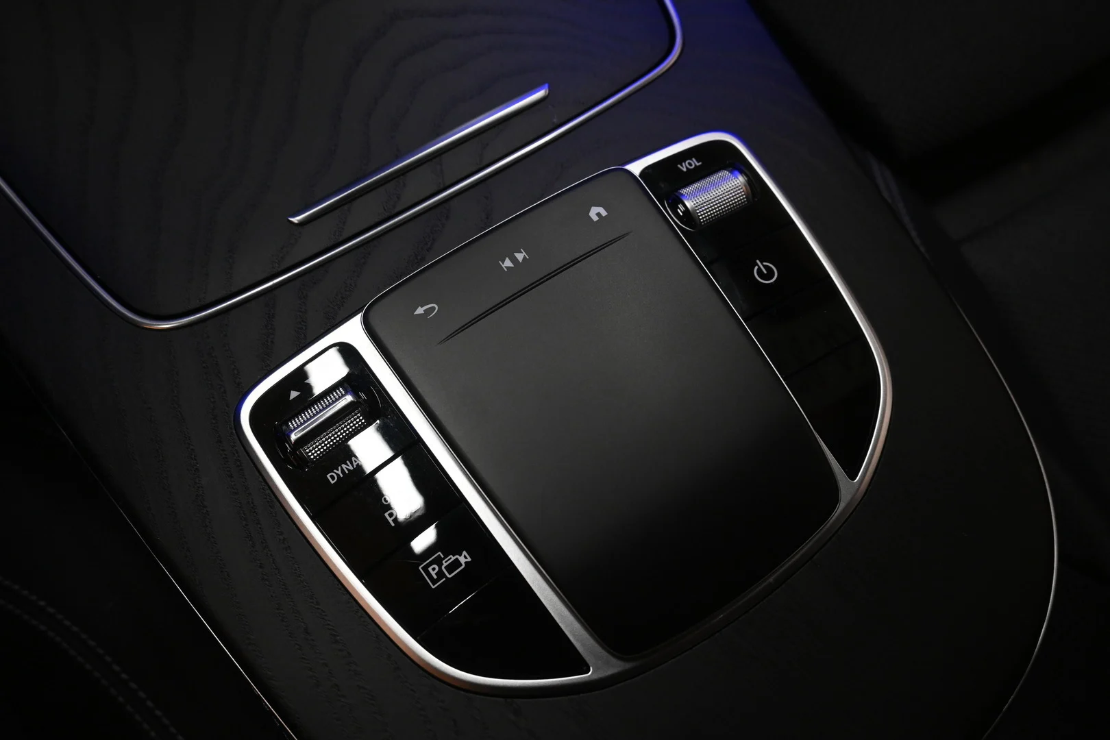 Car Image - 7IZmJKec5XUAoQ4vNTGmJR