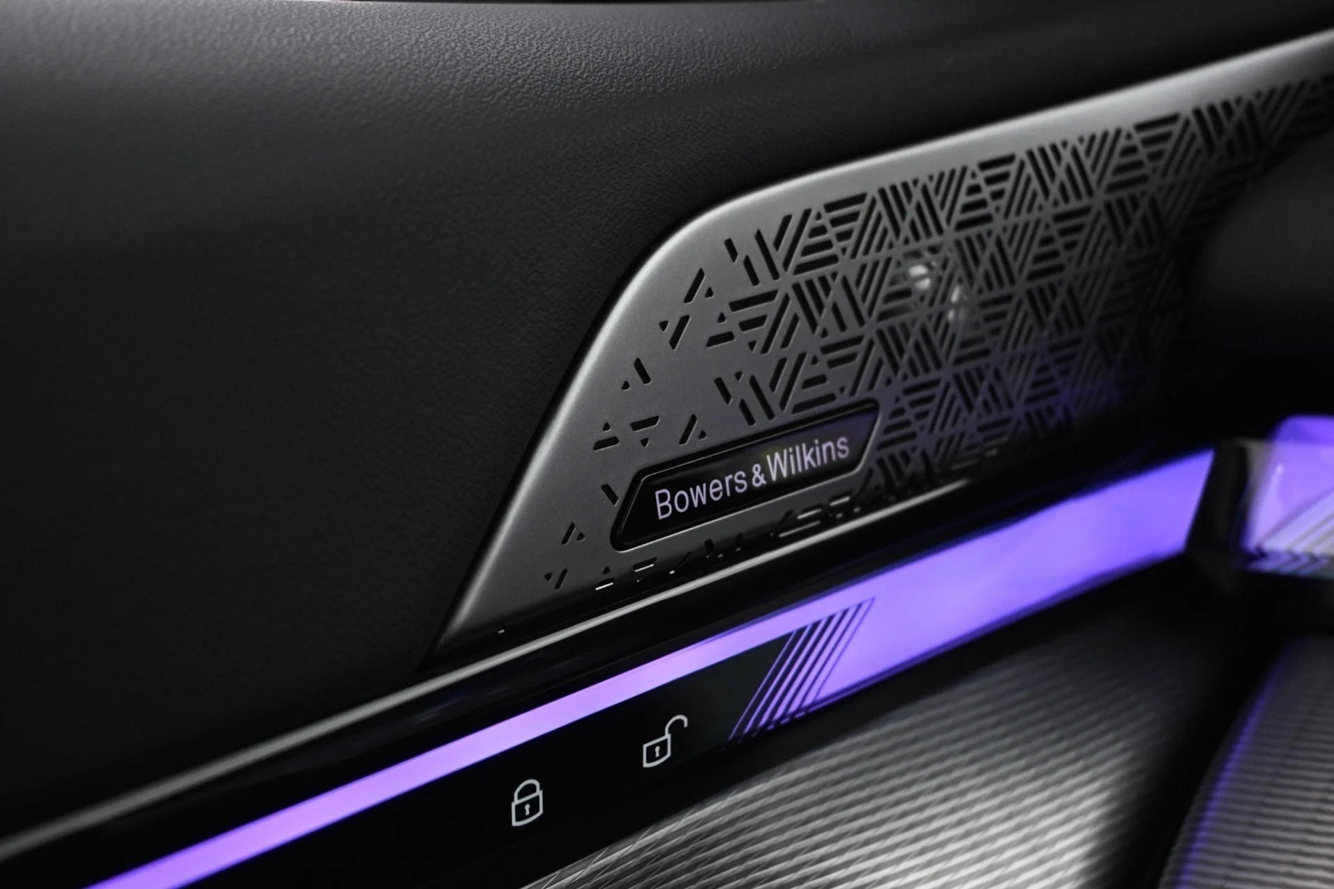 Car Image - 5tsARDLsTrSnImvRlgSMk9