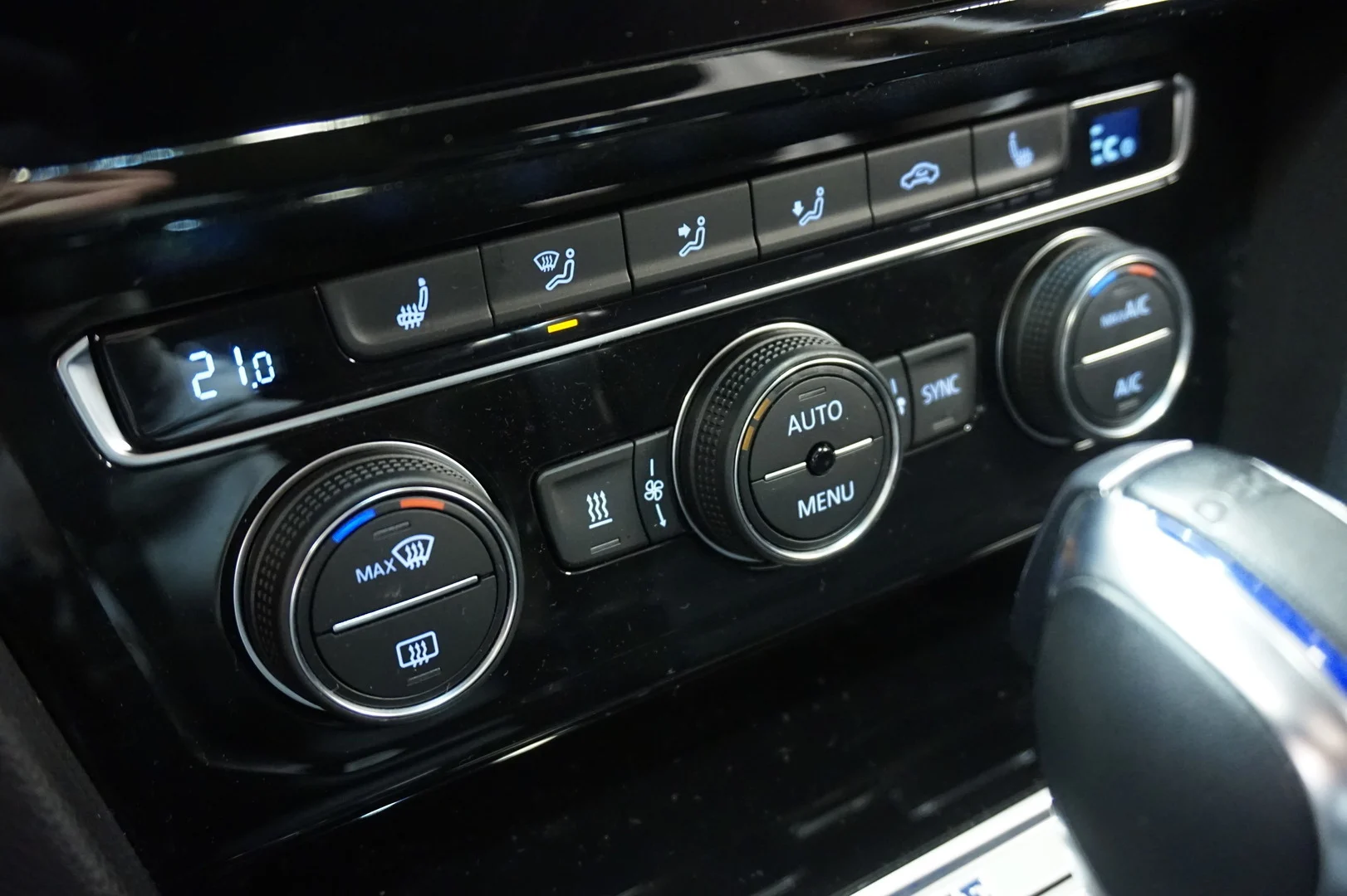 Car Image - h4SpNEH35L6WTqGa37fQg