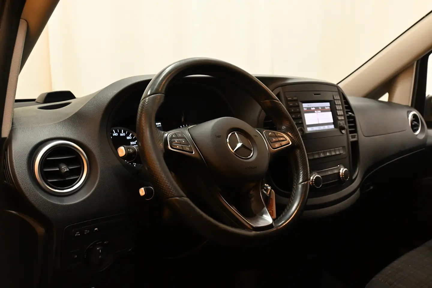 Car Image - 237KLGyLfifPmkbZaeP8lX