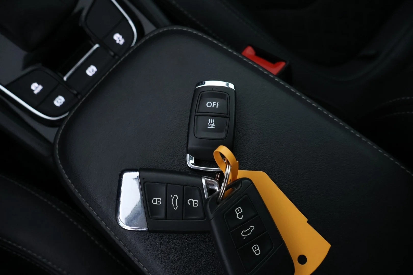 Car Image - 6RBc7ZNRr47uSJA3DQgT5X
