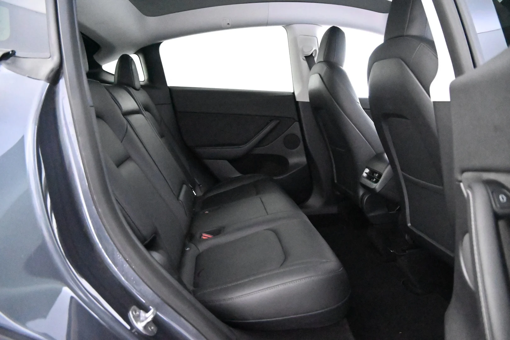 Car Image - 4WX7QM9YNSiOxqeMuRD9uU