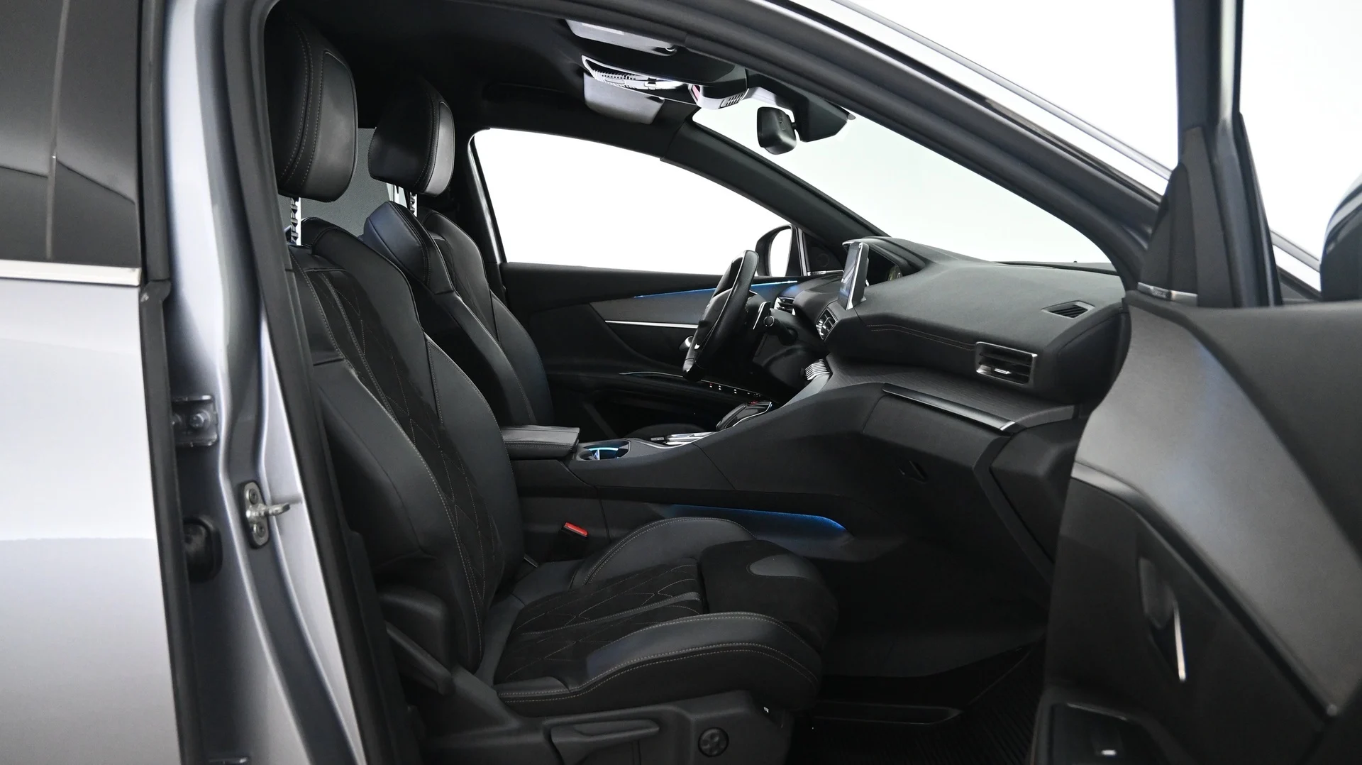 Car Image - 6OzM9BaLn2ZFmYSNowJ2ct