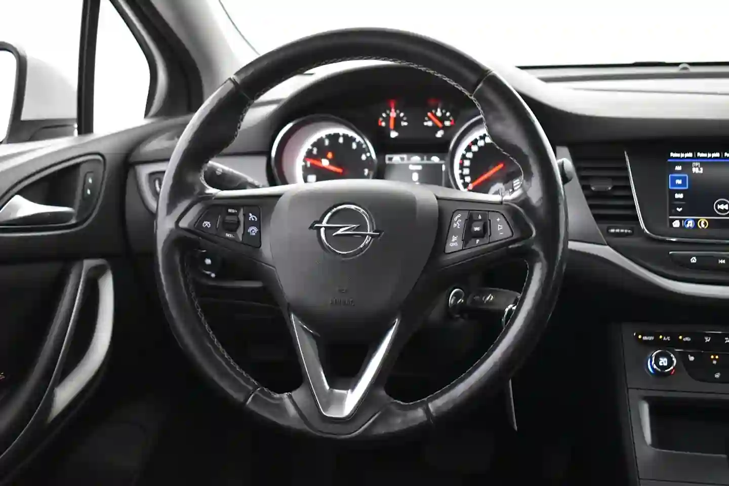 Car Image - 2iBoS3gdzqIZZ0Th9jrN1o