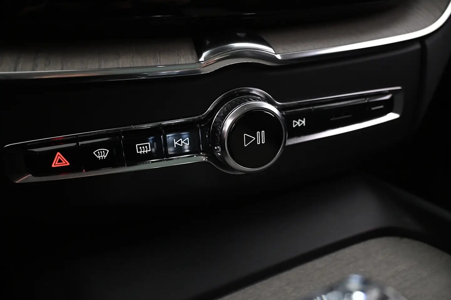 Car Image - LLAOYxD90prPZ24cgEeWR