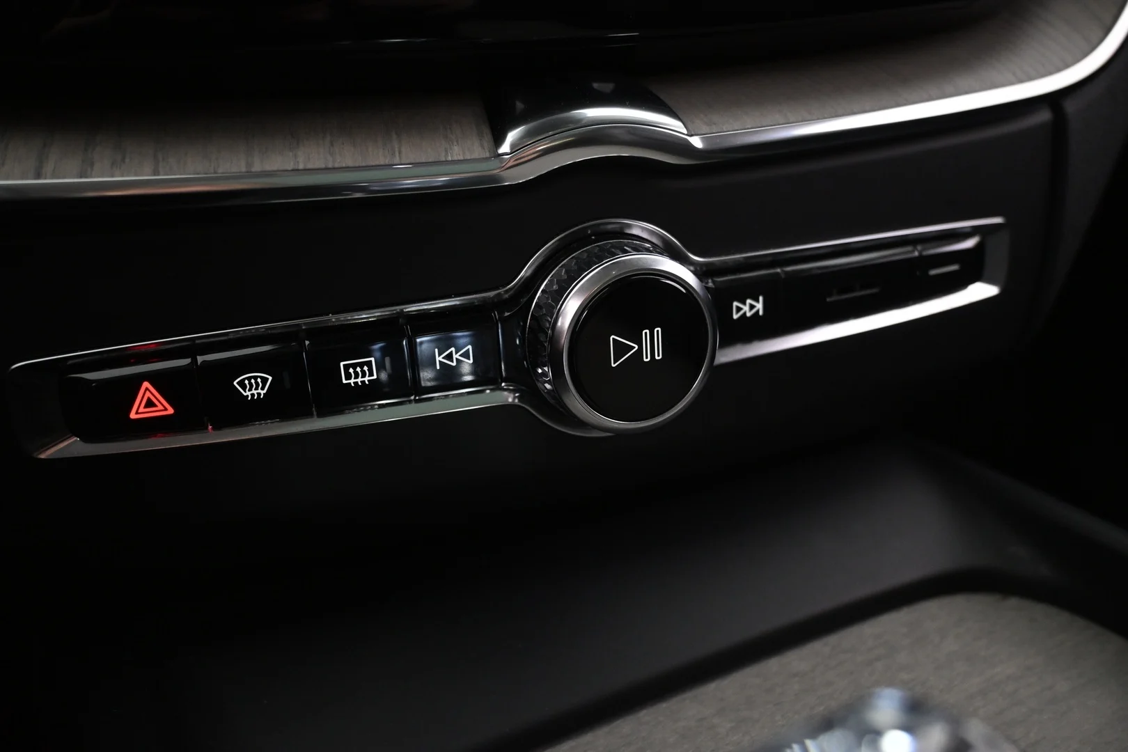 Car Image - LLAOYxD90prPZ24cgEeWR