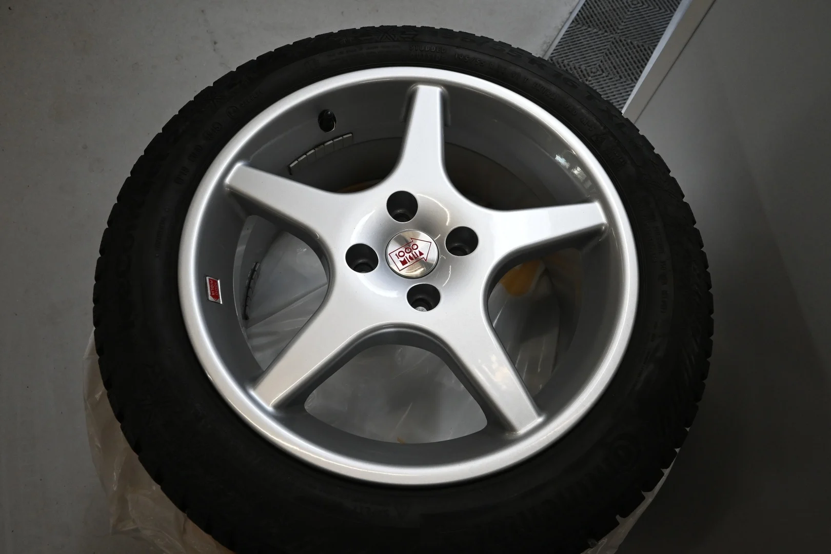 Car Image - 2qbmK8GrgKxNA3LpxVz76I
