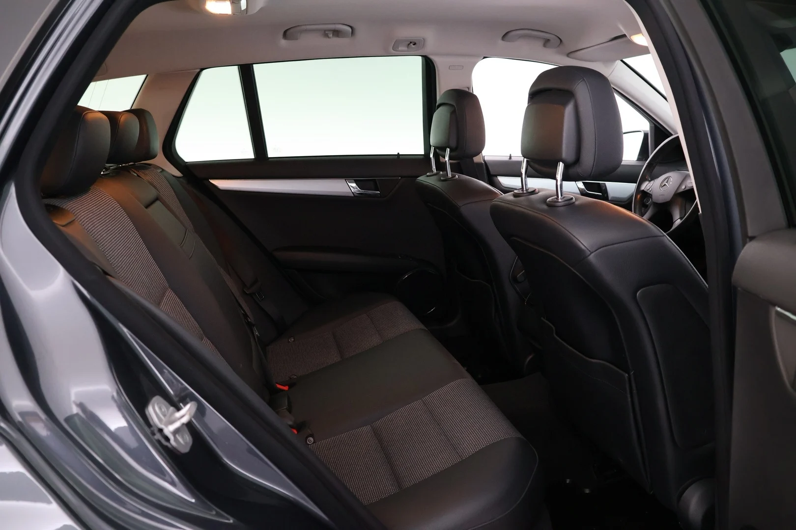 Car Image - 1HnOpsRJDrZT4IyJnHyH8T