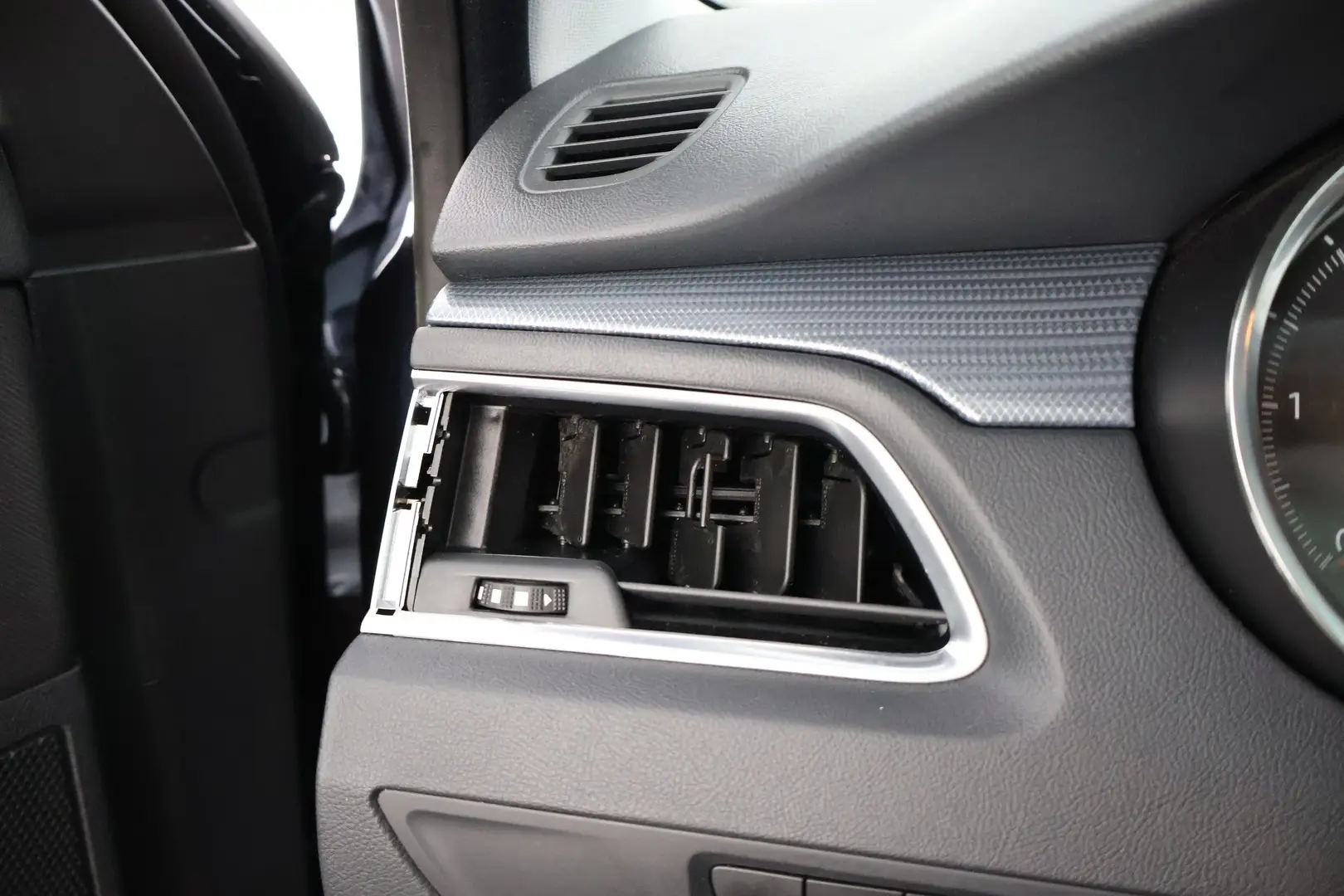 Car Image - 4fyZ1cAwnXog0ZQqGxkvmt
