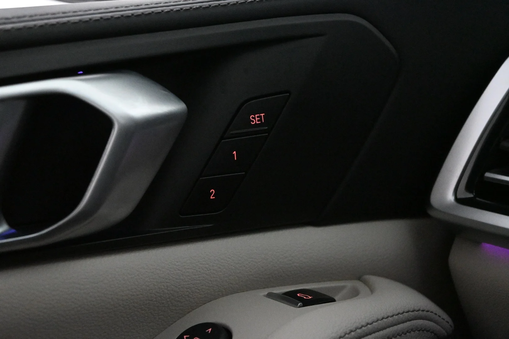 Car Image - 71UhdXTve9FuWKnvayGiFE