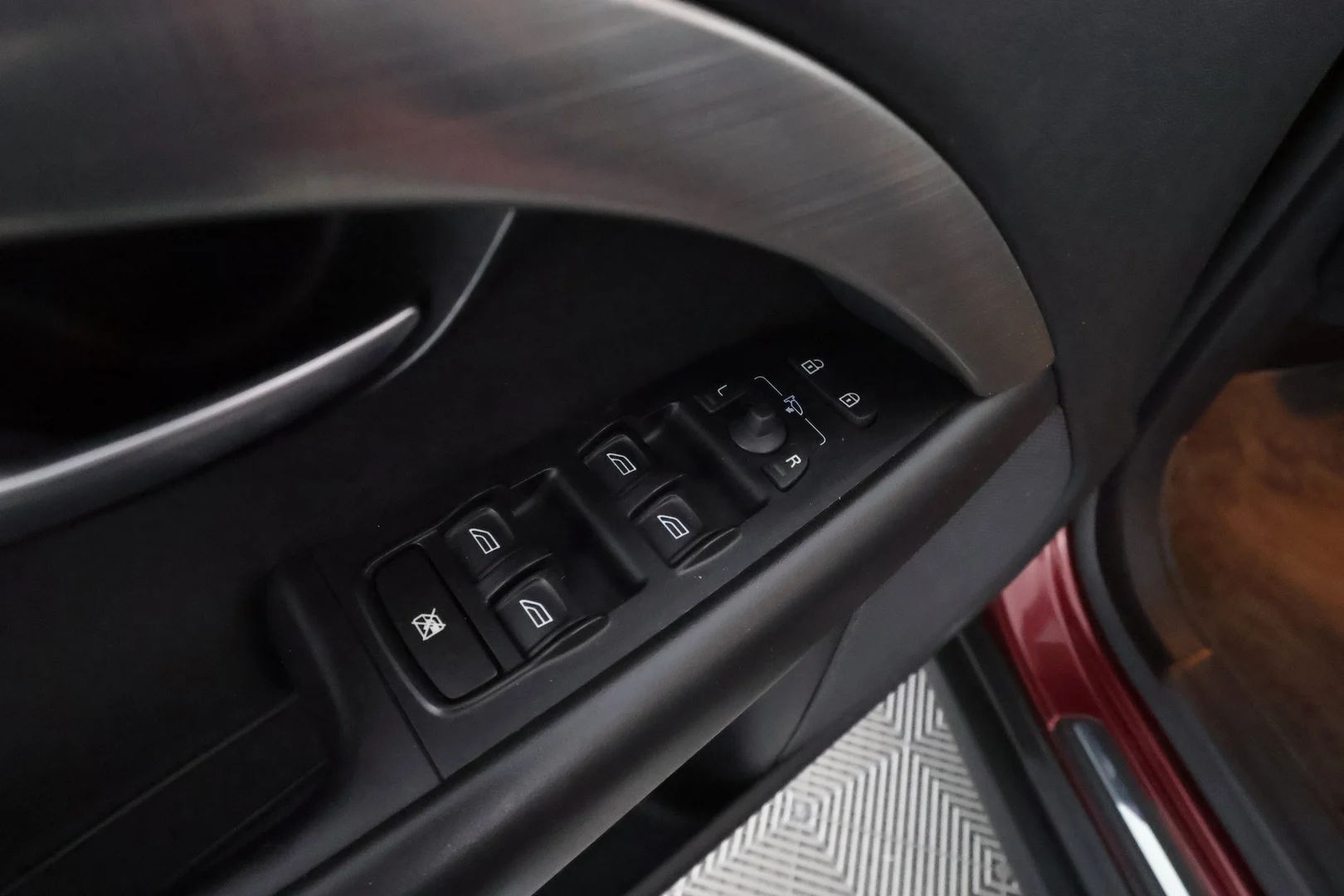 Car Image - 6GuhRDJGC1wwine4kMy3kd