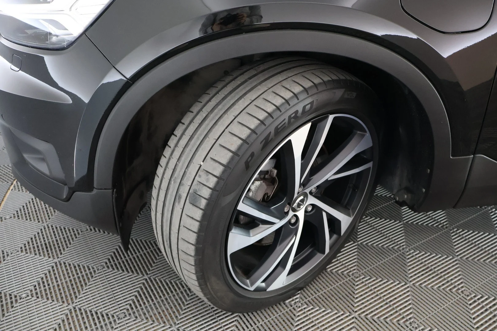 Car Image - CnpKPZpj6g7k8B8LIJrIh