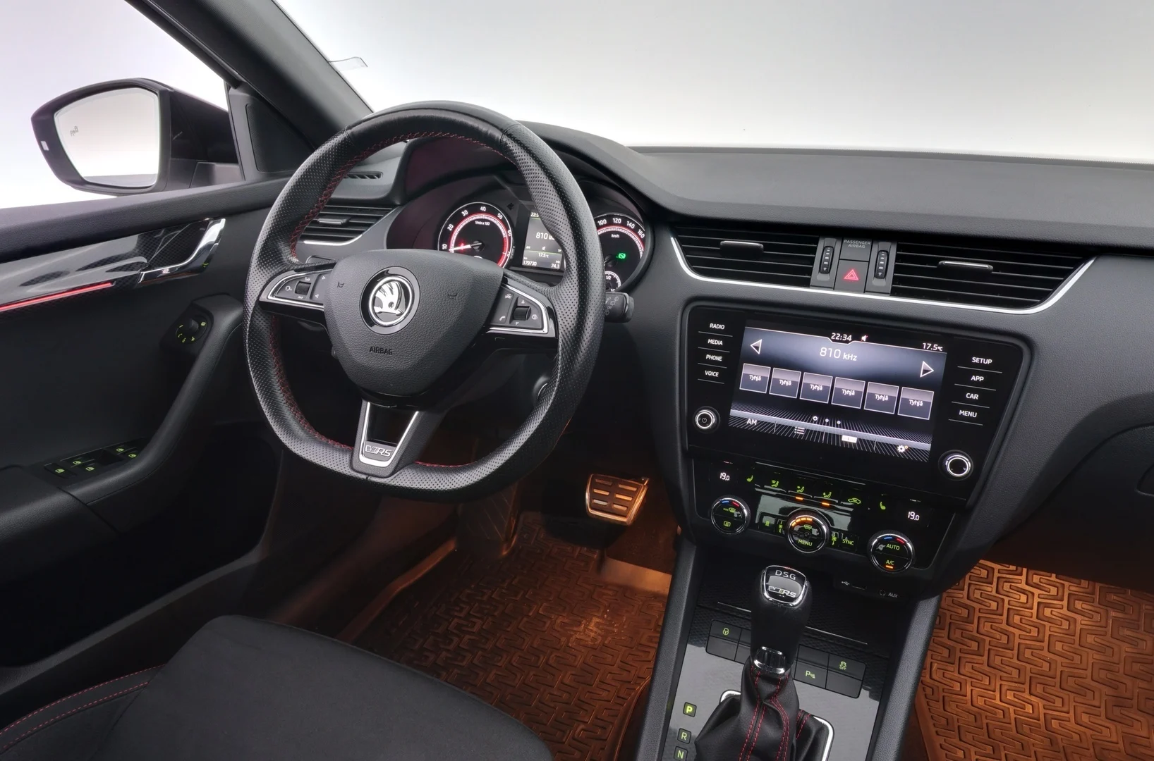 Car Image - 4sRUULHmLOjHc8s4tr56nn