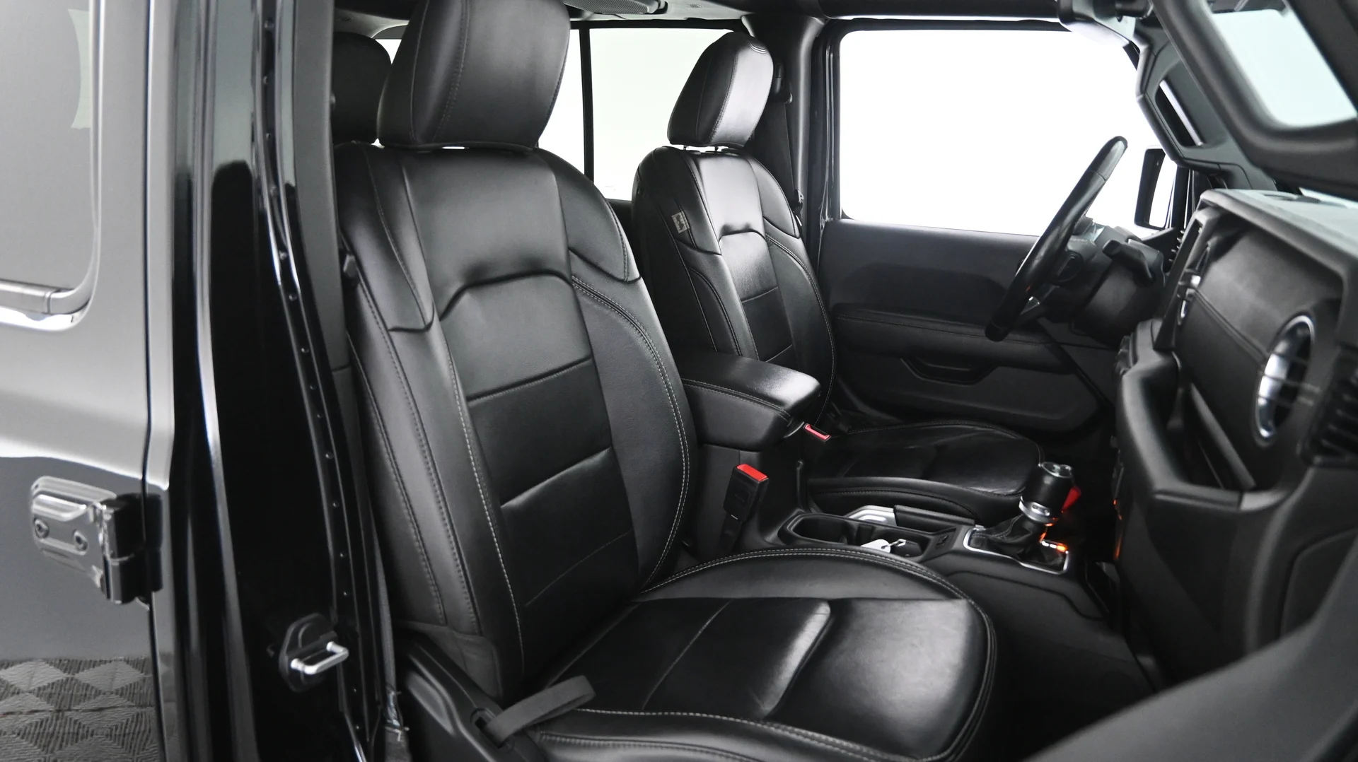 Car Image - 1ztHlB1r8Y1Filt1qtiBnD