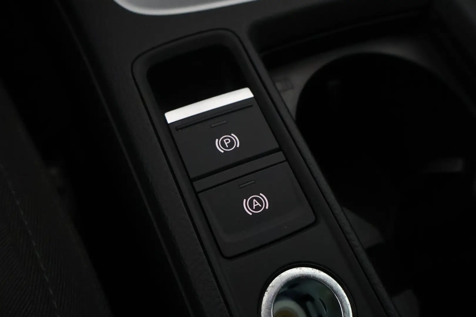 Car Image - 6cDOZQ9cDwN9XmkhlIMsmN