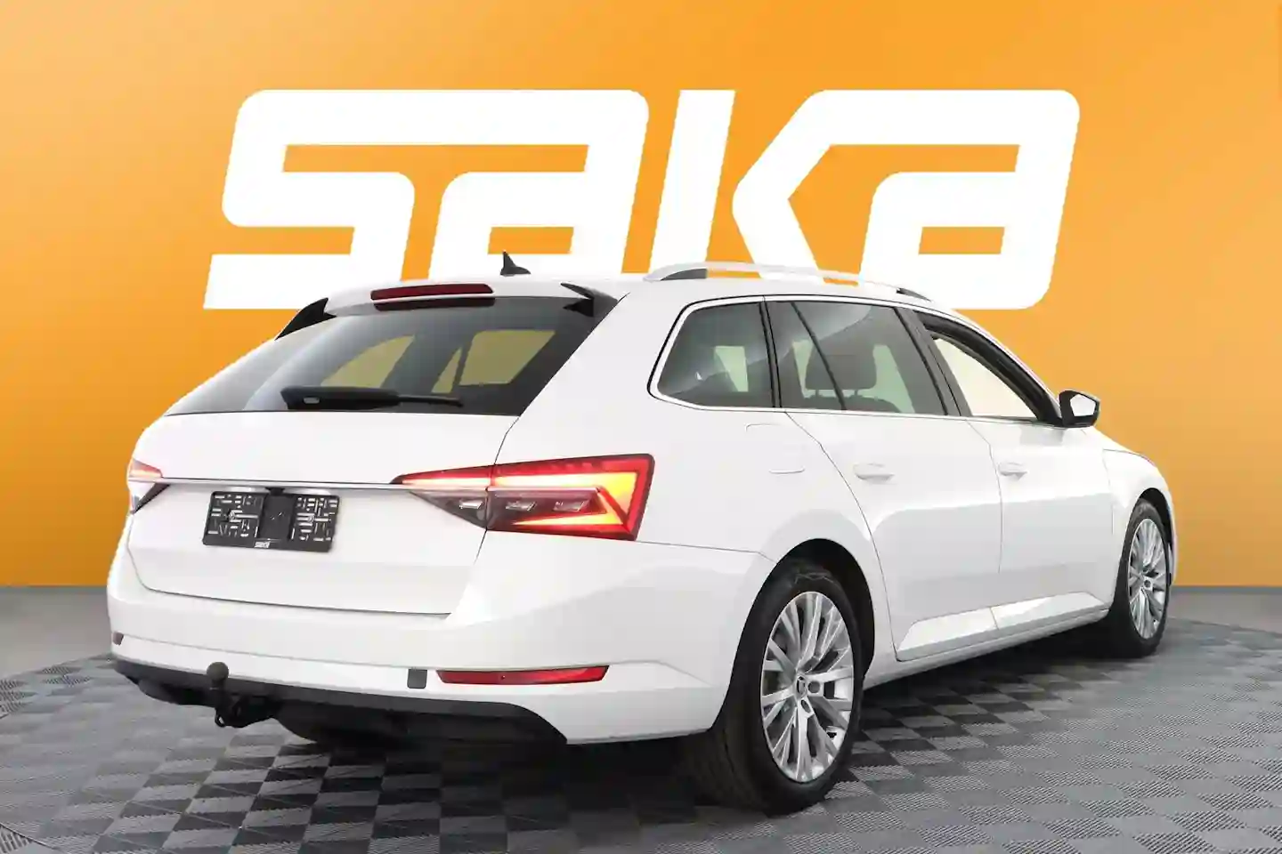 Car Image - 1hTWXRO9i0JH1CttTJJFt3